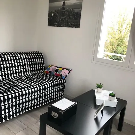 Polyclinique Du Parc - Jergweloh شقة
